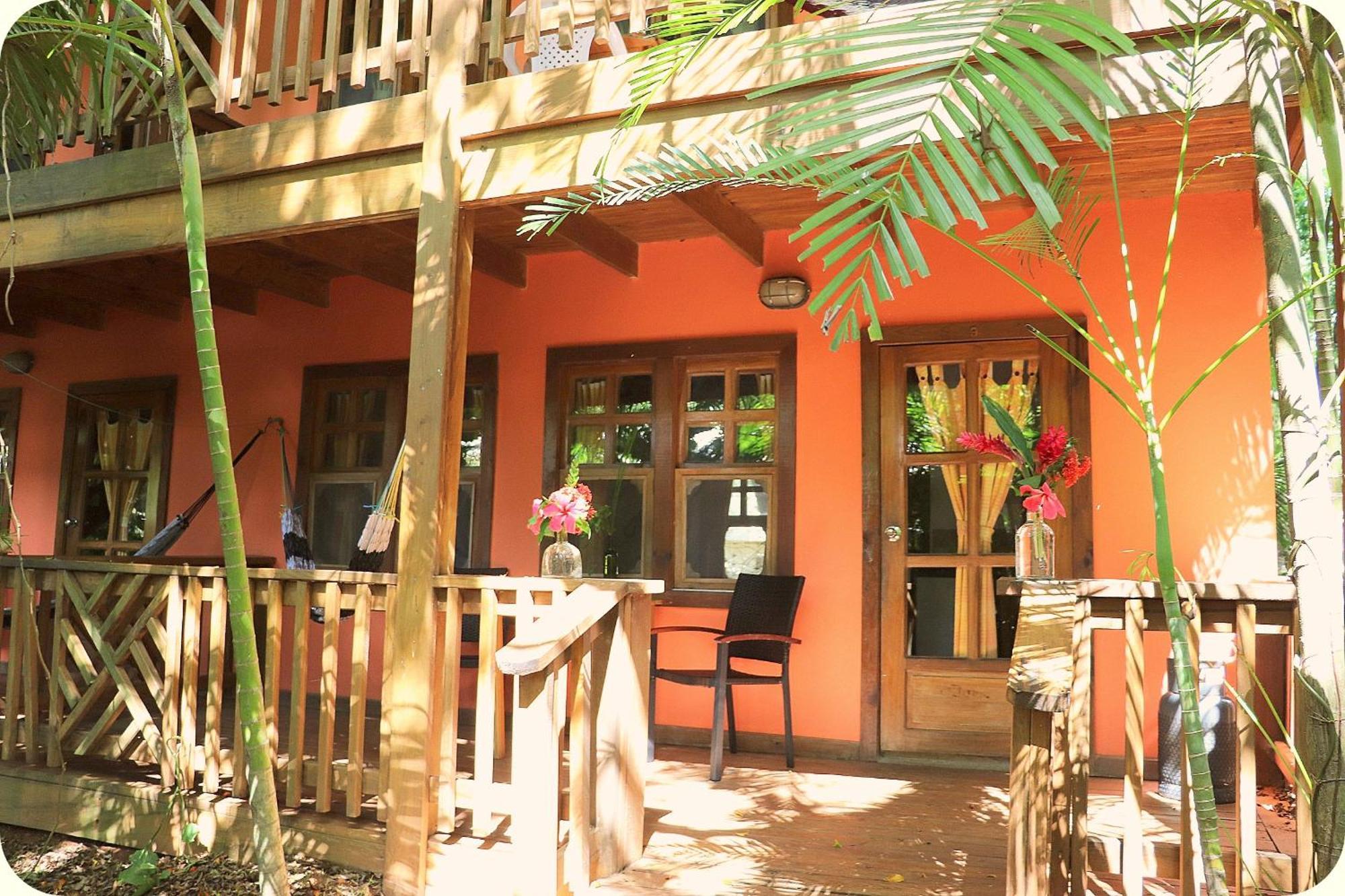 Posada Arco Iris, Уест Енд Екстериор снимка